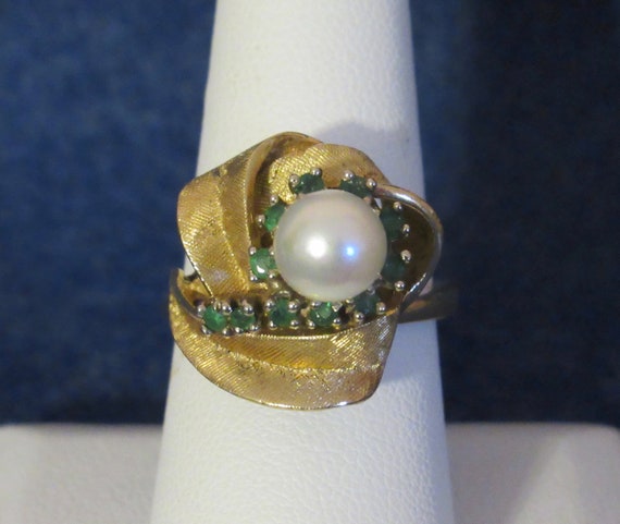 Exquisite Heavy 1950's Emerald & Pearl 14 Kt Yell… - image 3