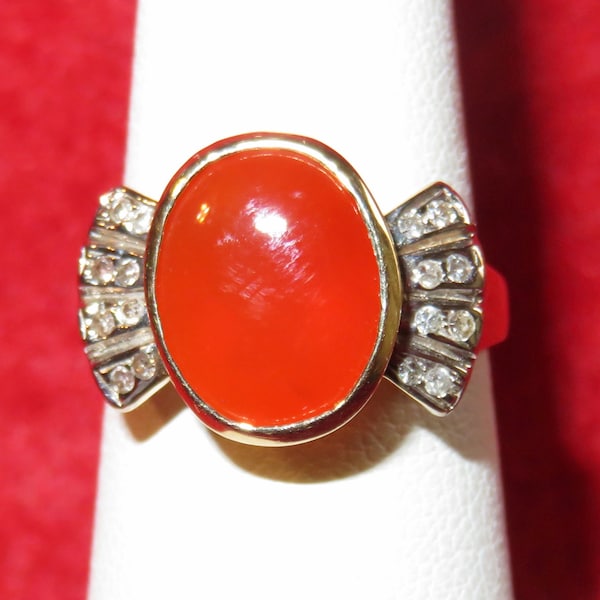 Vintage 1970's Chalcedony & Diamond 14 Karat Yellow Gold Ladies Statement Ring - Size 6.25