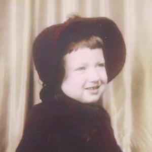 Hand Tinted 1940&#39;s Adorable Little Girl Photo Booth Photo/Photograph