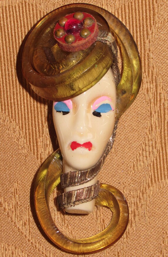 Outrageous Elzac 1940's Plastic Acrylic Painted L… - image 2