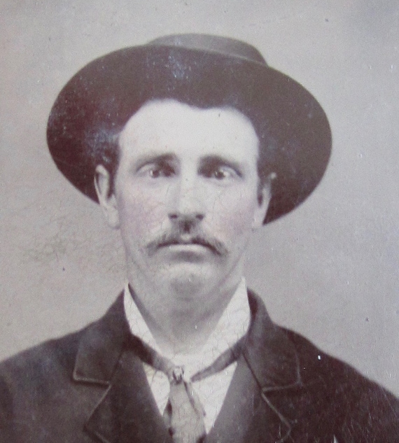 Original 1880 S Young Mustache Man With Piercing Eyes Tintype Photograph Free Shipping