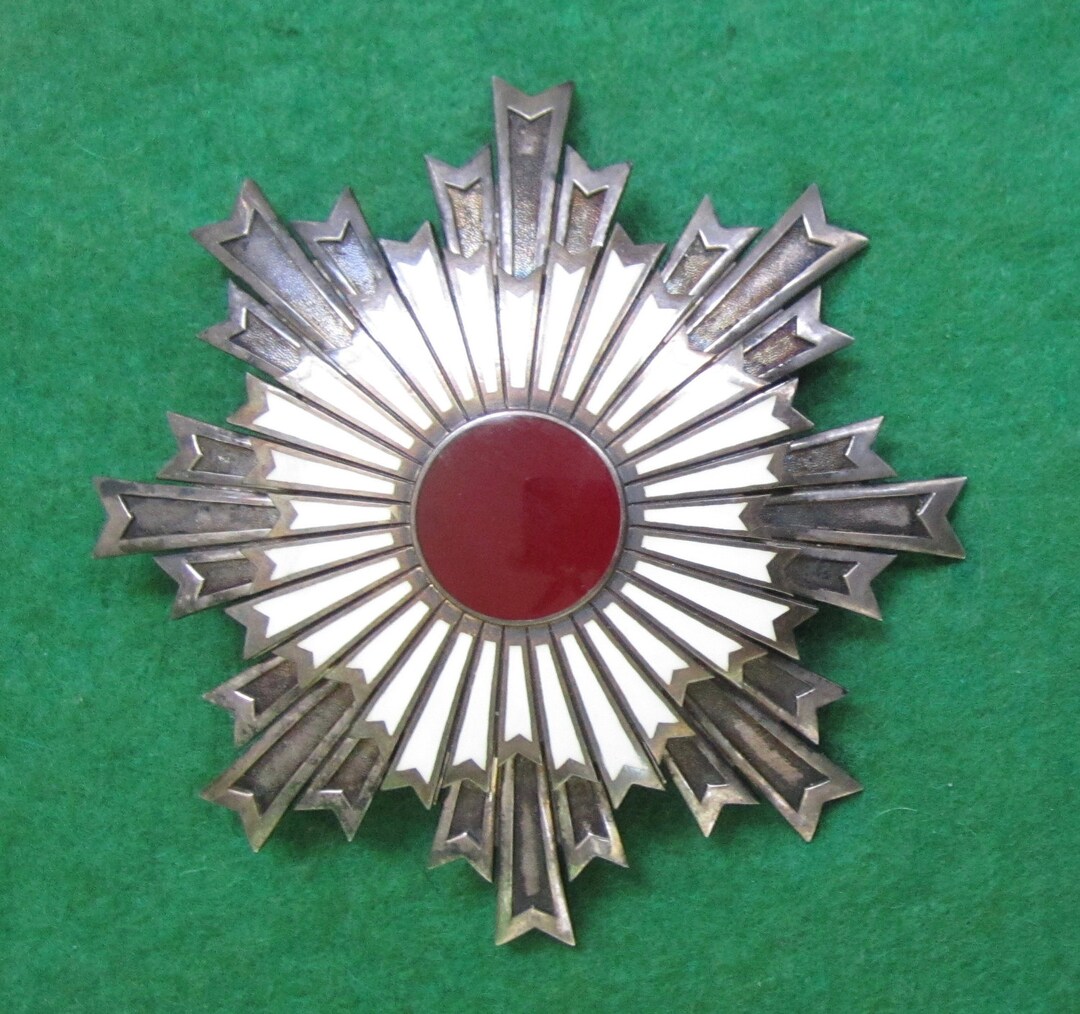 Imperial Japanese Order of the Rising Sun 2nd Class Enameled Badge - WWII  Era - Etsy, image size:1080x1014