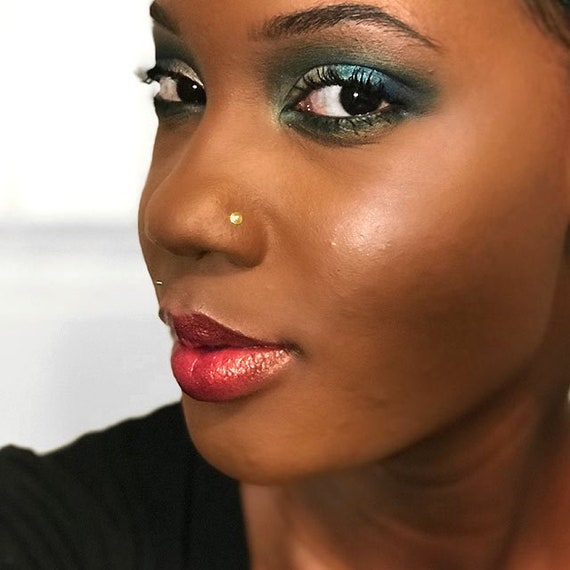 Nose pin for dark skin discount