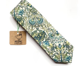 Cravate homme vert sauge William Morris ; Disponible en cravate slim/fine ou en cravate standard