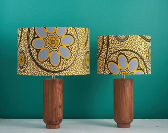 Pantalla de tambor de impresión de cera africana, patrón geométrico declaración iluminación lámpara de cabecera, lámpara de decoración boho sombra, lámpara de mesa, pétalos amarillos