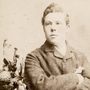 CDV Carte de Visite Photo Victorian Young Handsome Man Folded Arms Portrait - R Banks of Manchester England - Antique Photograph