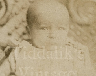 CDV Carte de Visite Photo Victorian Baby Faded Portrait by John Avery of London England - Antique Photograph