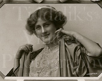 Phyllis Dare ~ Edwardian Stage Actress ~ Postcard ~ Rotary "Garland" Series ~ Posted 1908 Antique Photograph