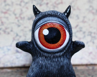 Small cyclops-yéty, black with red eye, KriSoft, unique piece made entirely by hand