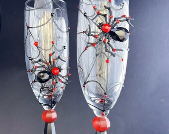 Black spider champagne glasses, Halloween wedding theme