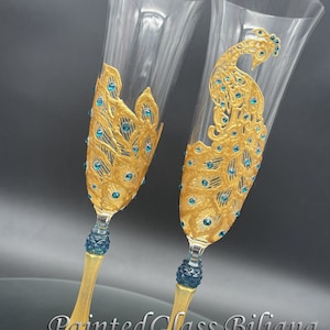 Set di 2 calici da champagne da matrimonio dipinti a mano Bicchieri da matrimonio con tema pizzo pavone dorato Cristalli Swarovski