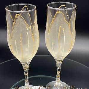 Ensemble de 2 flûtes à champagne de mariage peintes à la main tulipe dorée