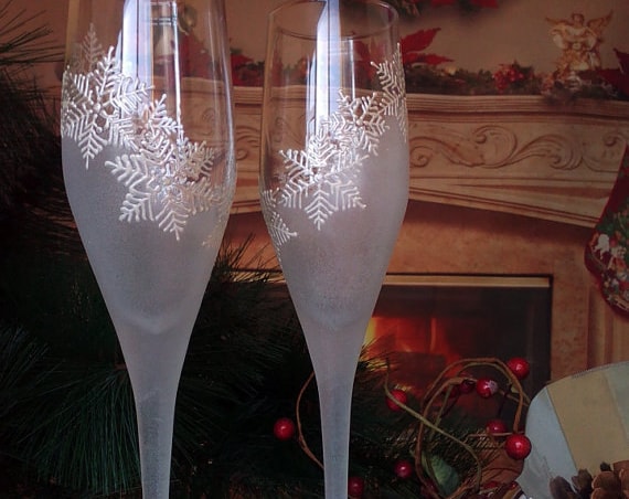 Set of 2 Winter Wedding toasting hand painted champagne flutes White snowflakes Cake server and knife