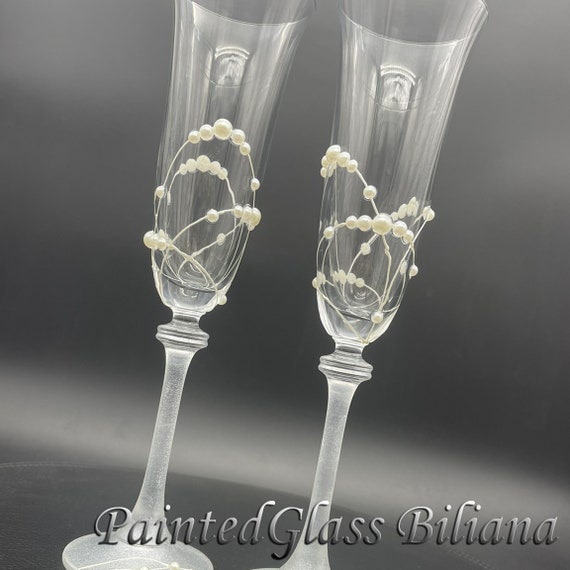 Pearls wedding champagne flutes, royal wedding theme