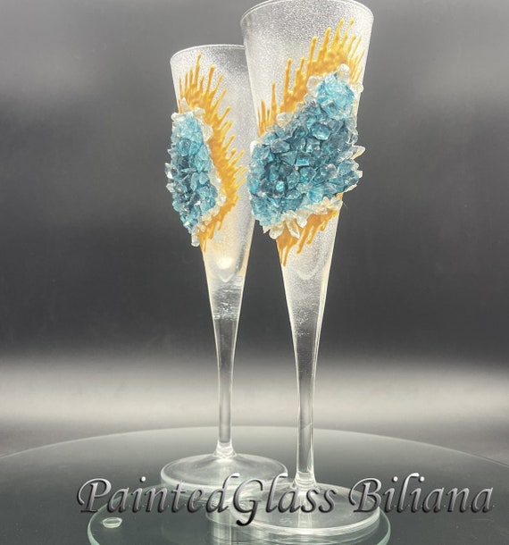 Geode wedding theme hand painted decorated champagne flutes Geode design in turquoise color