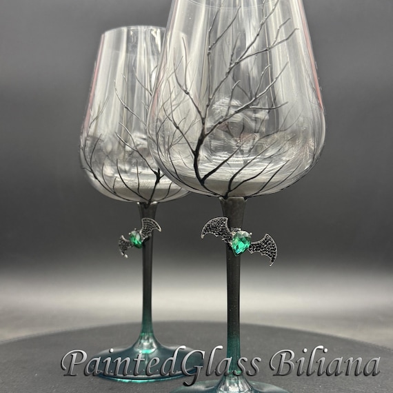 Bats green and black wine glasses, Halloween wedding theme