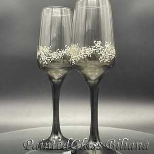 Set of 2 hand painted wedding champagne flutes Gatsby style Black and white