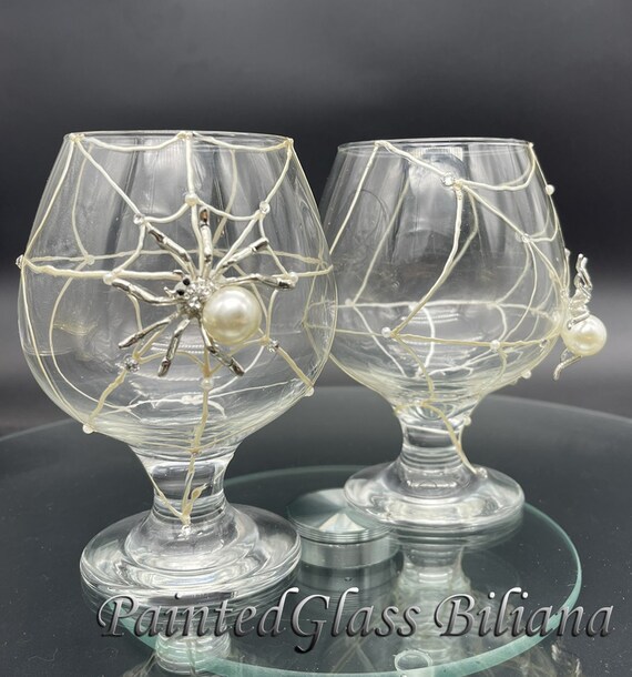 Spider brandy whiskey glasses, Halloween wedding theme