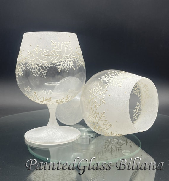 Christmas Winter Set of 2 Hand Painted brandy/ whiskey/ cognac glasses White snowflakes