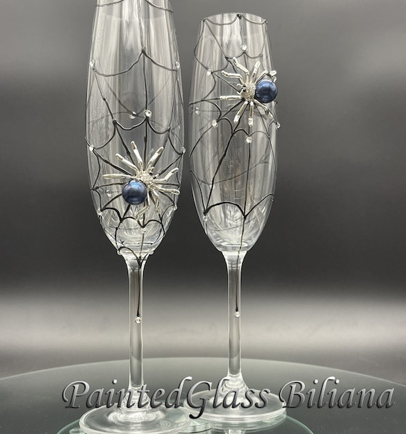 Black spider wedding champagne flutes, Halloween wedding theme