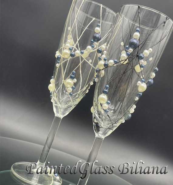 Black and white pearls wedding champagne flutes, royal wedding theme
