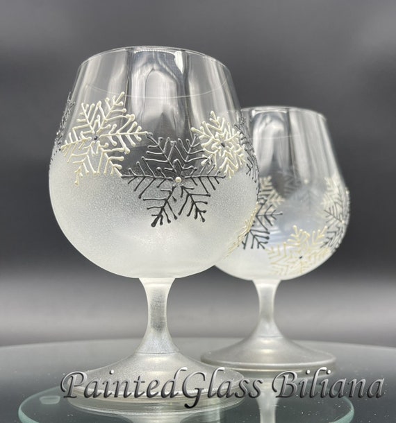 Christmas Winter Set of 2 Hand Painted brandy/ whiskey/ cognac glasses Silver snowflakes