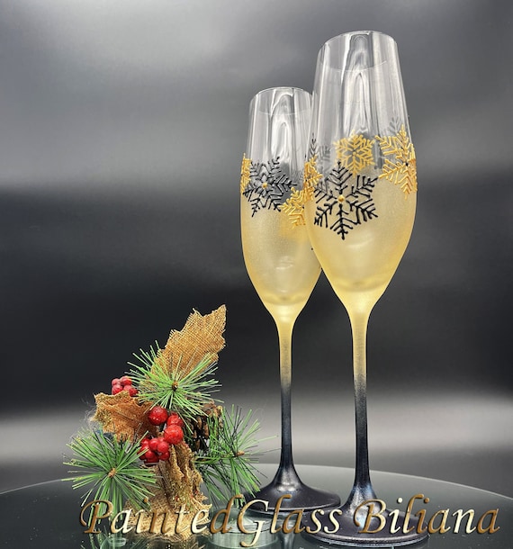 Crystal Set of 2 Winter Wedding toasting hand painted champagne flutes Snowflakes in gold and black color