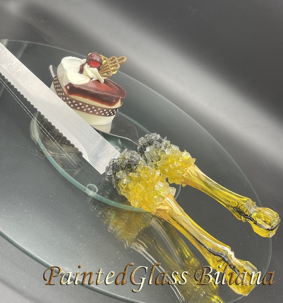 Yellow marble geode cake serving set