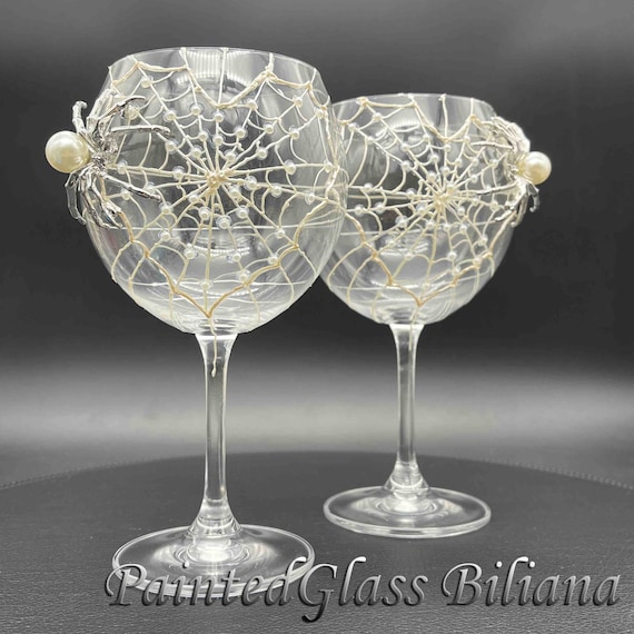 Spider heart wine glasses, Halloween wedding theme