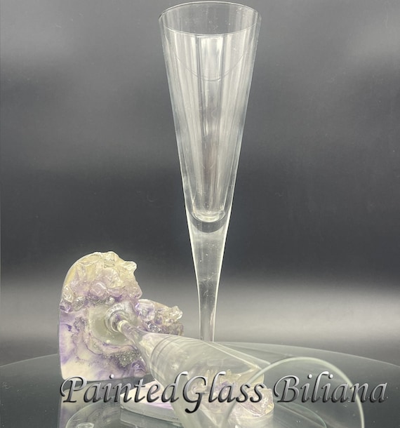Geode heart anniversary wedding flutes in purple and silver color