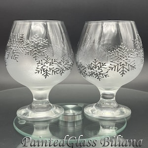 Christmas Winter Set of 2 Hand Painted brandy/ whiskey/ cognac glasses Silver snowflakes
