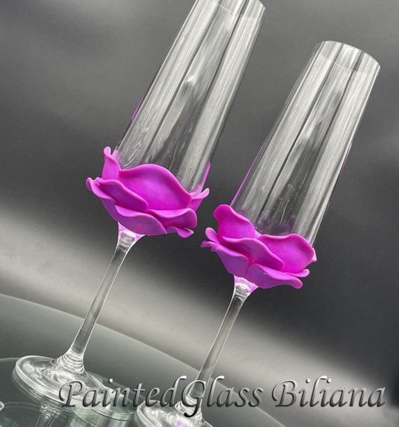 Set of 2 hand decorated Wedding Glasses champagne flutes Purple Rose Cake set