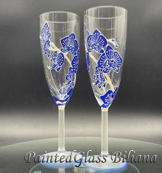 Champagne Glasses Set of 2 Royal Blue Weddings Wedding Glasses Personalized  Royal Blue Wedding Champagne Flutes Wedding Royal Blue 