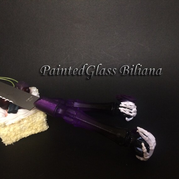 Halloween wedding cake server and knife, skeleton hand purple black cake serving set, 2 pcs