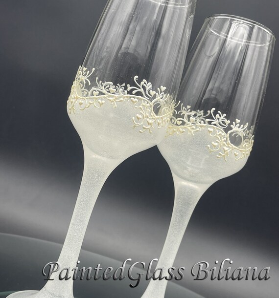 Set of 2 hand painted champagne flutes Lace Gatsby style in white