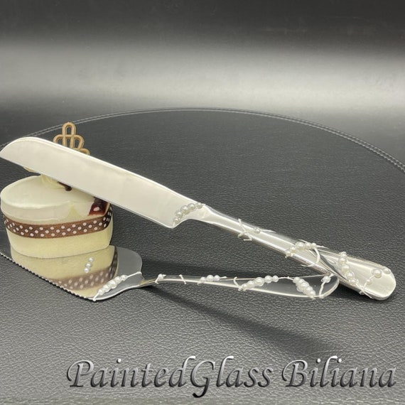 White pearls cake serving set