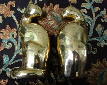 Set of Vintage 1970s Brass Cats facing backwards, Patinated, Elegant and Mysterious, Siamese FACES?