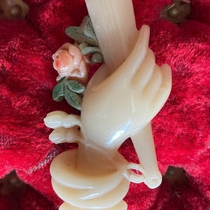 Vintage Hand with Fan Brooch 1950s Ivory Coloured Celluloid Souvenir of Friendship Exquisite Detail Free Shipping