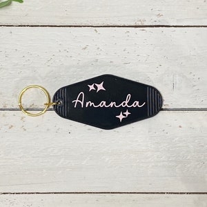Personalized Retro Motel Keychain: Acrylic Vintage Style Gift