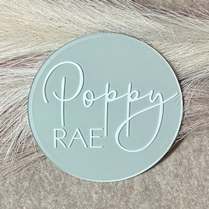Acryl Baby Namensschild, Baby Namensschild, Neugeborenen Fotorequisite, Krankenhaus Namensschild, Babyname rund, Babypartygeschenk, Kinderzimmerdeko
