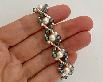 Easy bracelet pattern. Step by step beginner bracelet pattern.