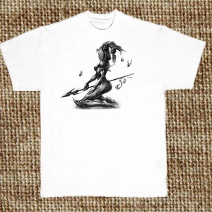 Widder gehörnte Frau T-Shirt, Goth Gothic Design, (Sweatshirt, Hoodie auf Anfrage erhältlich) #041d