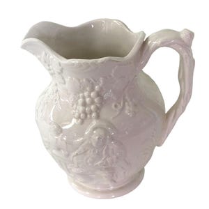 Pode incluir: Conjunto de três canecas de cerâmica com acabamento fosco e salpicado. As canecas são em tons de creme, cinza claro e cinza escuro. Cada caneca tem um design simples e minimalista.