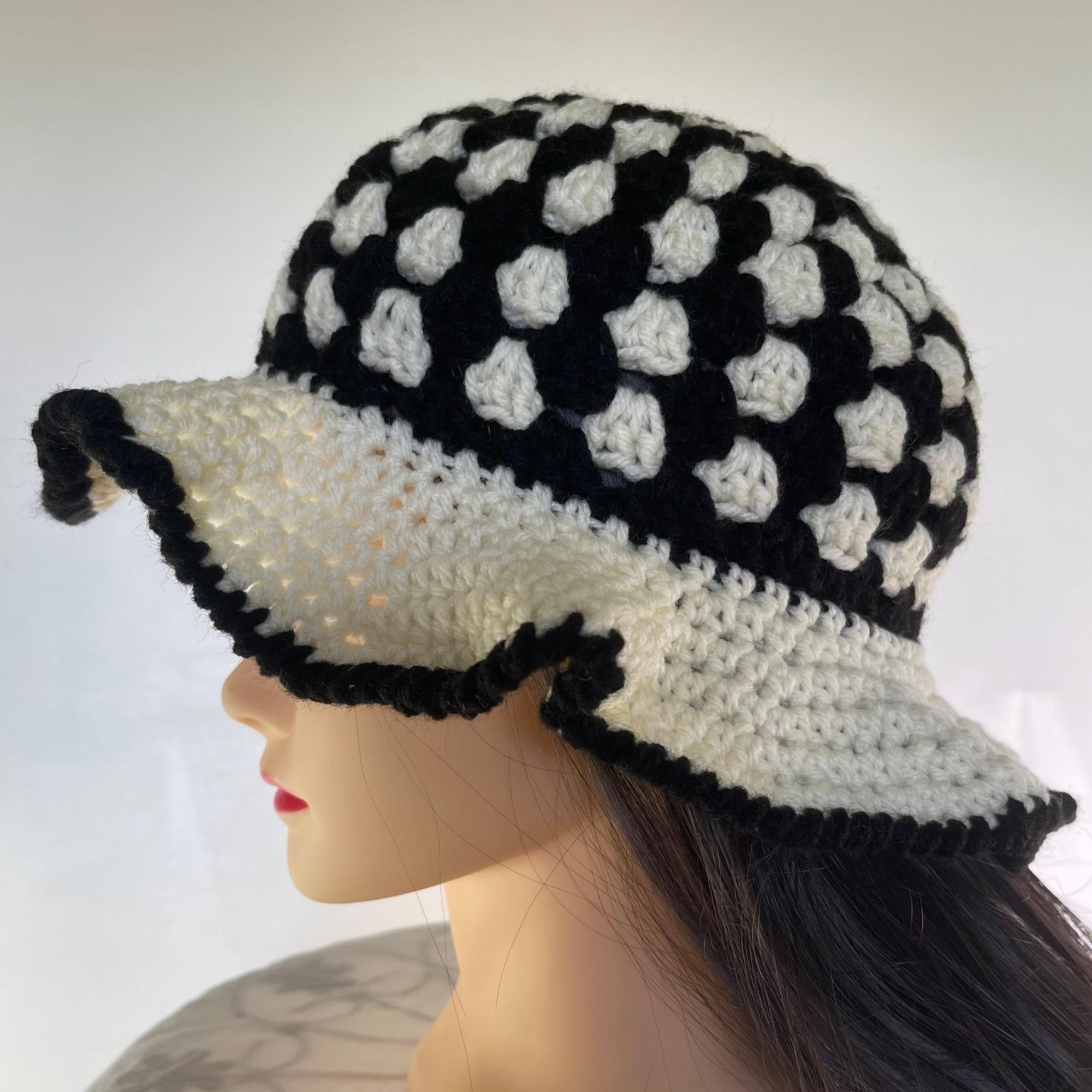 Crochet Bucket Hat Granny Square Pattern Black and White  display picture 2