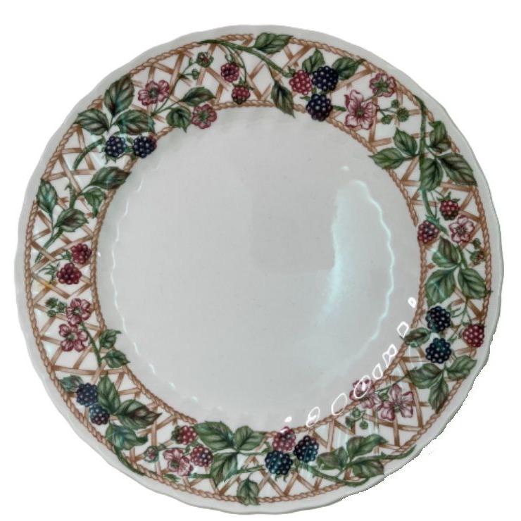 Churchill Blackberry Trellis Plate Chartwell Collection 9 7/8