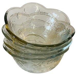 Set di 4 ciotole in vetro trasparente con motivo Savannah Anchor Hocking, motivo floreale pressato, 15 cm