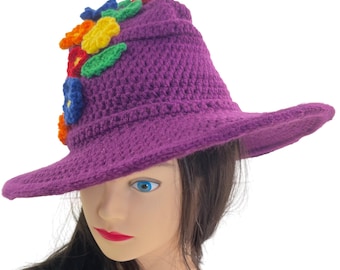 Gehaakte heks tovenaarshoed paars met rood oranje geel groen blauwe bloemen handgemaakt