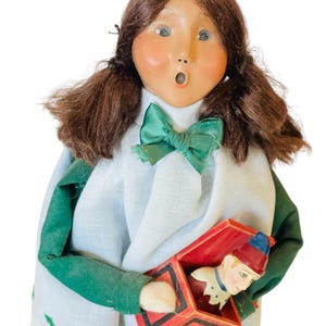 Byers Choice Girl With Toy ( Jack In The Box) 200l Carolers Collection No Box