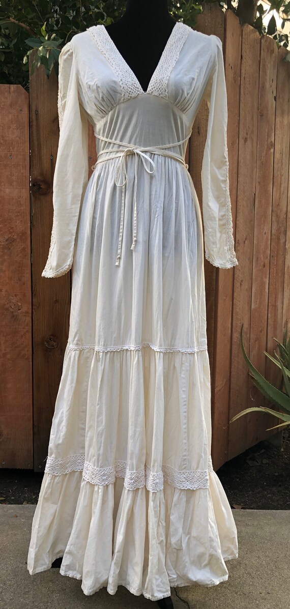 Gorgeous boho dress.