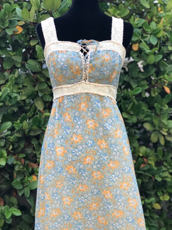 Reserved for E. Adorable black label Gunne Sax.